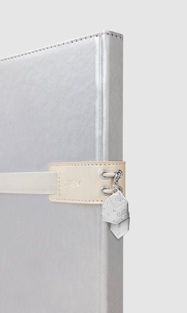 NOTEBOOK/PENHOLDER - A5 VANILLA