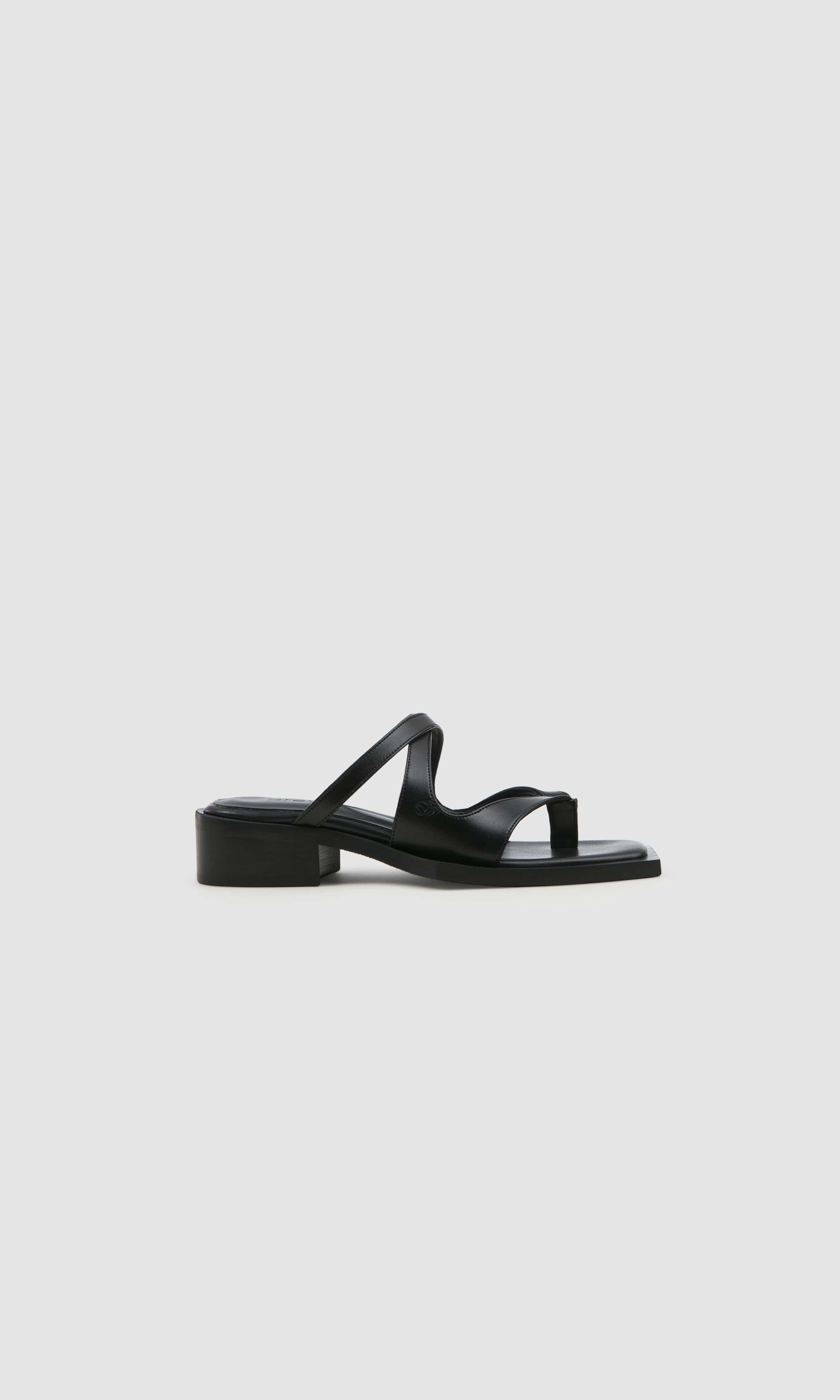 prev - KAREL MULE - BLACK